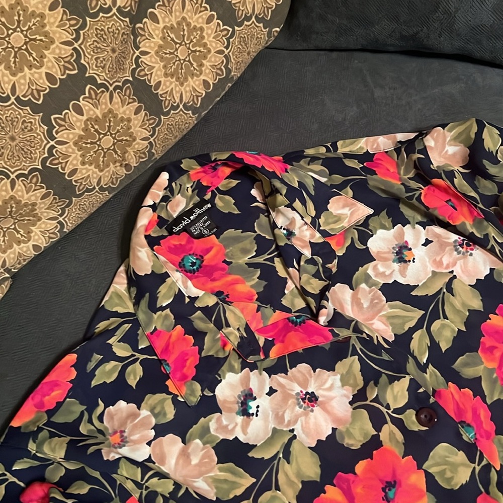 David Matthew Size 8 Navy Floral Button Up Blouse… - image 5